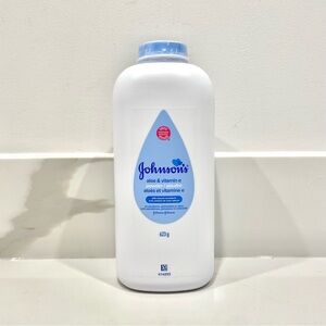 🟢10/$30 NEW Johnson’s Aloe & Vitamin E Baby Powder